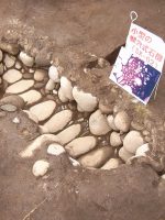 足利市新宿遺跡竪穴式石槨（SX-02）